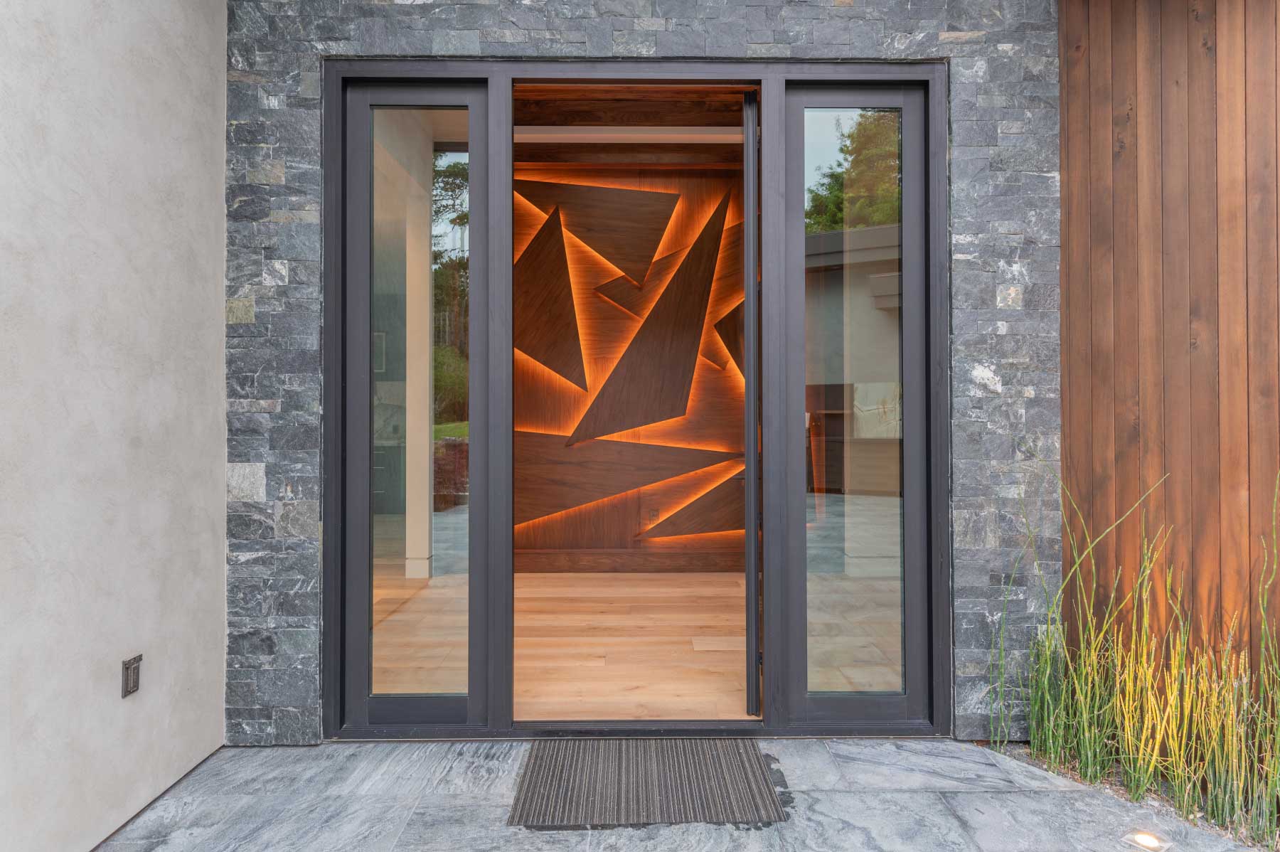 Alwick Artistic Quartzite 16 X 24    Entryway   Ashley Yeates   Hawk Project   177 Renfroe(1)